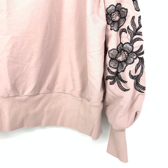 Reath & Wren Pullover Sweatshirt Womens XL Light Pink Embroidered Floral Sleeves - Picture 4 of 6